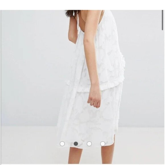 Women's Size 6 Strech Back Off White Halter Midi Dress By Lost Ink - Picture 3 of 9